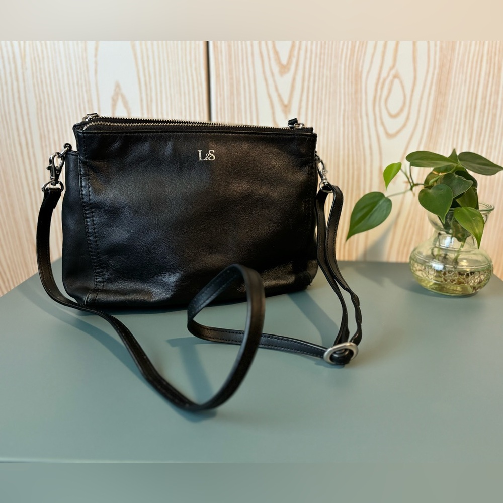 Lo & Sons The Pearl black crossbody bag purse